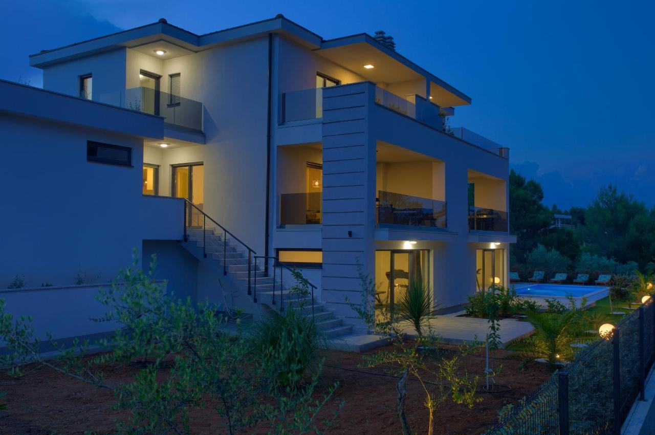 Apartments Paola & Karla With Pool Krk Town Dış mekan fotoğraf