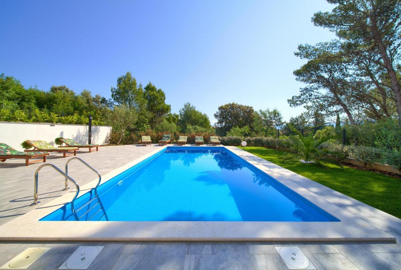 Apartments Paola & Karla With Pool Krk Town Dış mekan fotoğraf