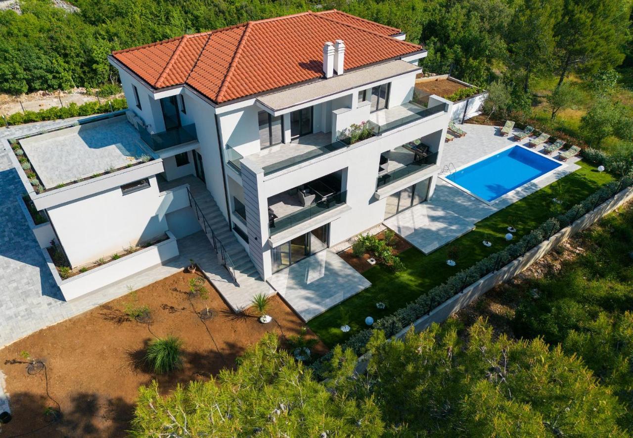 Apartments Paola & Karla With Pool Krk Town Dış mekan fotoğraf